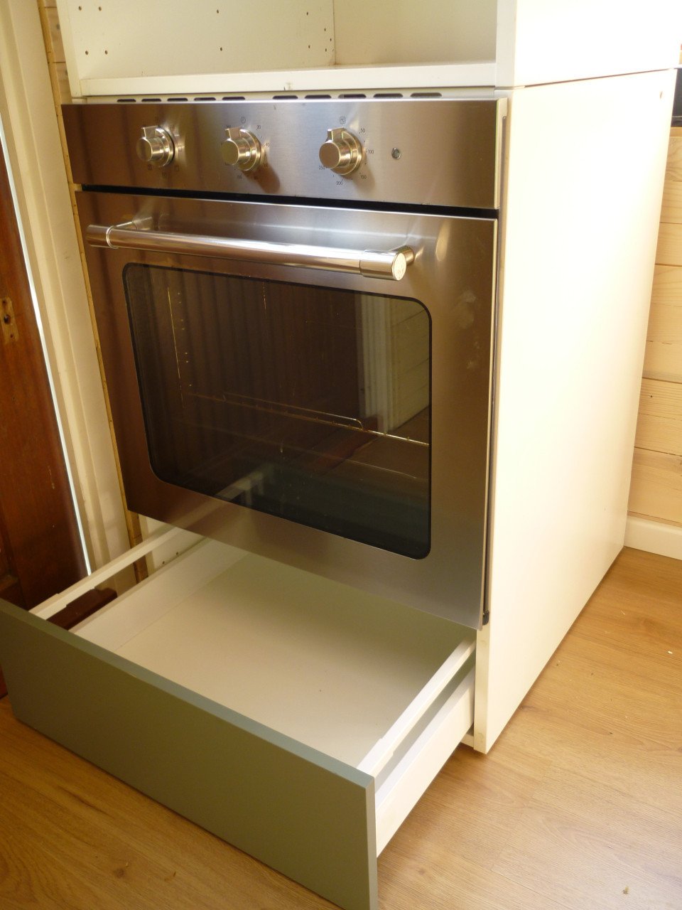 2 jr oude oven IKEA Mattradition Heteluchtoven + inbouwkast