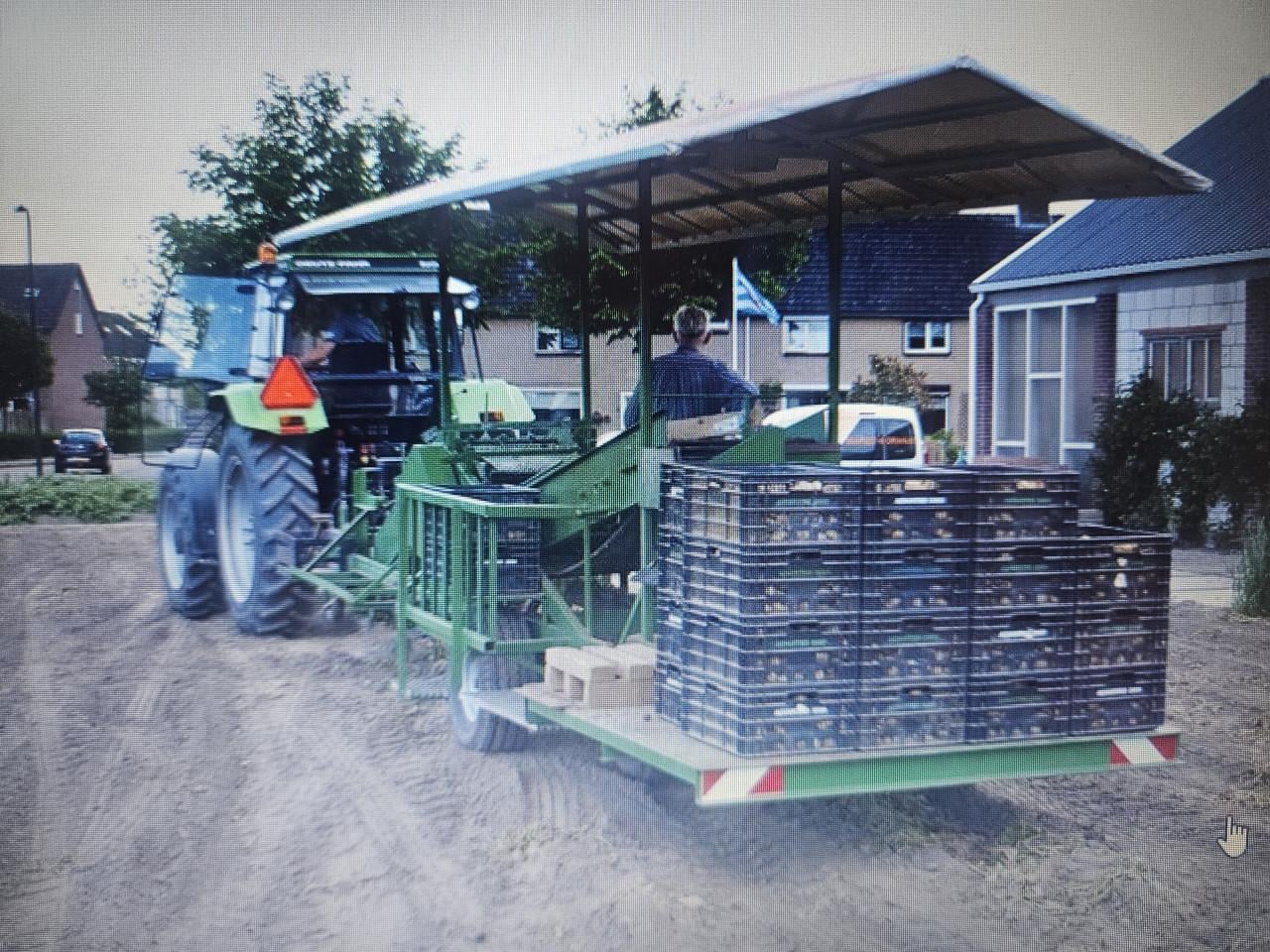 Eenrijge krakei aardappelrooier/kistenrooier