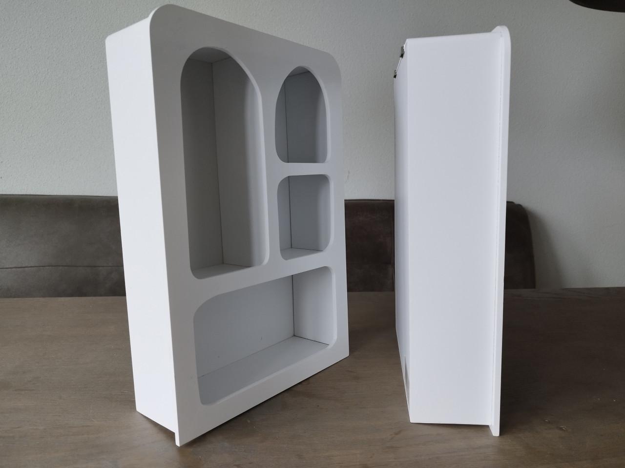 NIEUW 2 witte wandkastjes