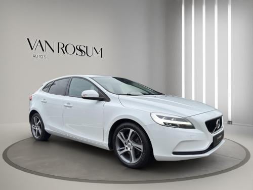 Volvo V40 2.0 t2 kinetic | camera + sensoren | navigatie | l.m.velg | 17"ve