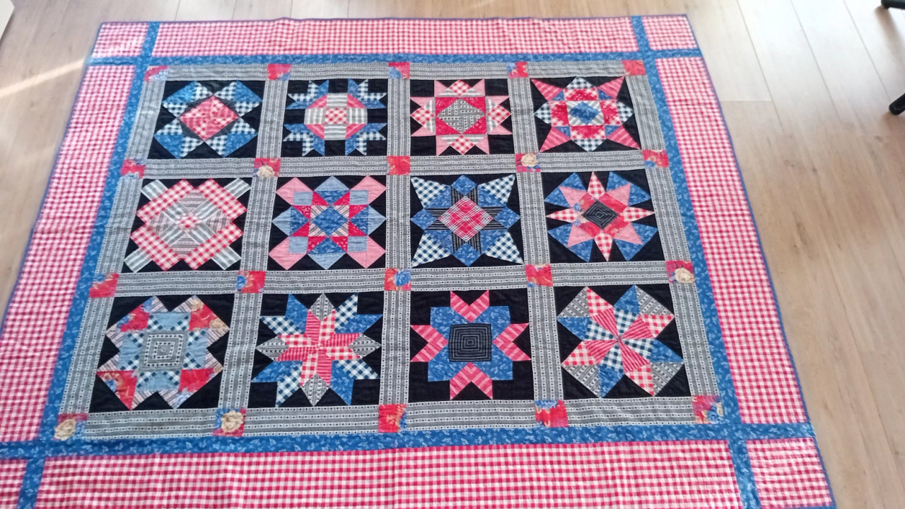Groot zeeuwse quilt boerenzakdoek 190x160 cm