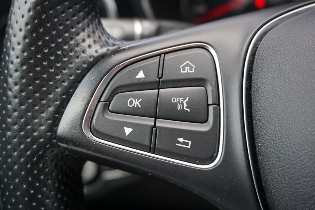Mercedes-Benz C-Klasse 180 prestige climate / navi / cruise / stoelverw. / 