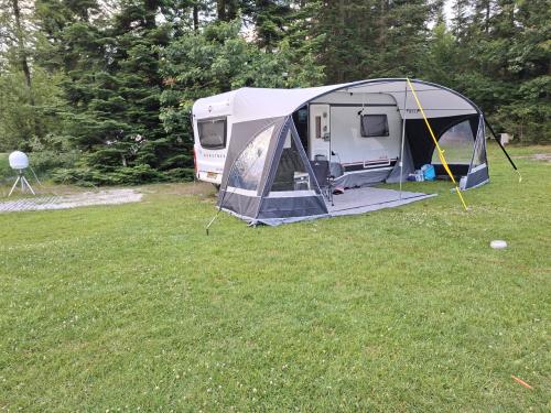 Te koop caravan luifel Dorema mondial maat 14 plus een set sunwings.