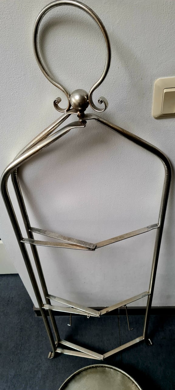 Grote vintage etagère 3-laags zilverkleurig, 128 cm hoog  ø37 cm