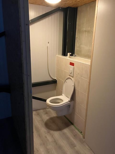 Te huur: BOVENVERDIEPING 45 M2 bedrijfspand Mortiere Middelburg 345 euro