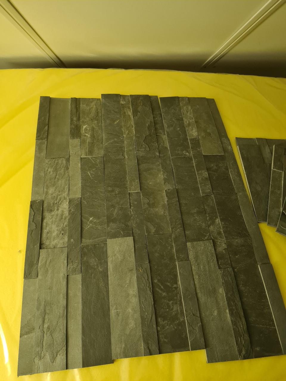 Natuursteenstrips zelfklevend bieden!