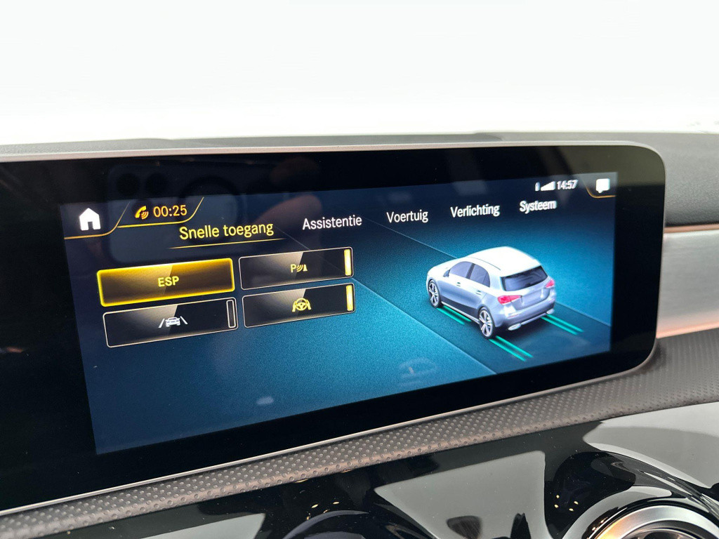 Mercedes-Benz A-Klasse 220 4matic amg pano acc sfeer memory