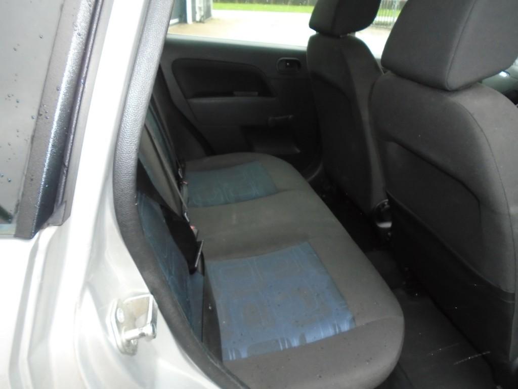 Ford Fiesta 1.3-8v champion