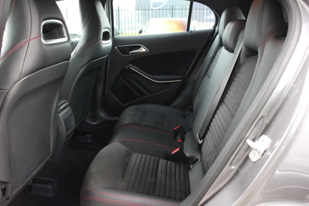 Mercedes-Benz Gla-klasse 200 prestige | amg-line | automaat