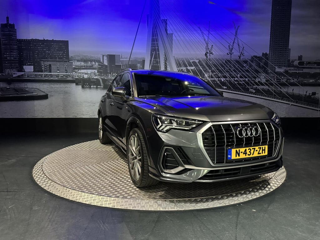 Audi Q3 35 tfsi s edition *pano*camera*trekhaak*