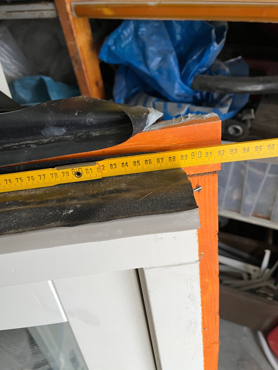Hardhouten raamkozijn met dubbel glas