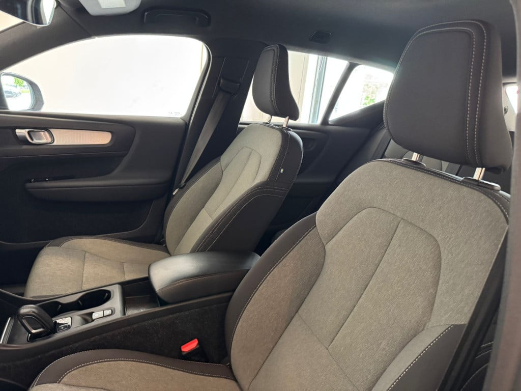 Volvo XC40 1.5 t4 recharge inscription expression