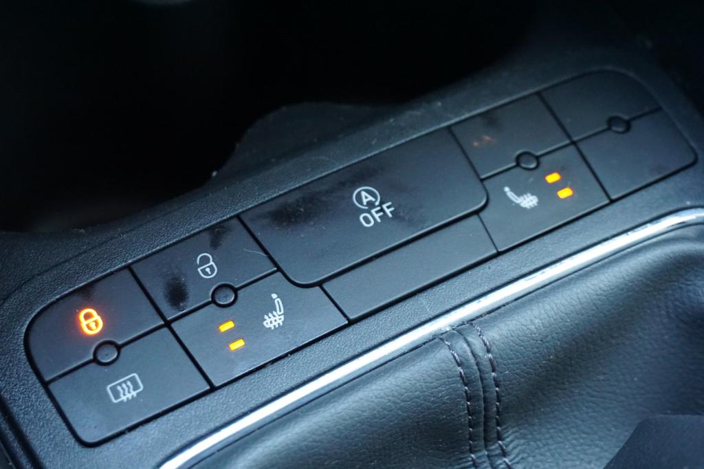 Seat Ibiza st 1.0 ecotsi style connect airco / navi / cruise / parkeersens.