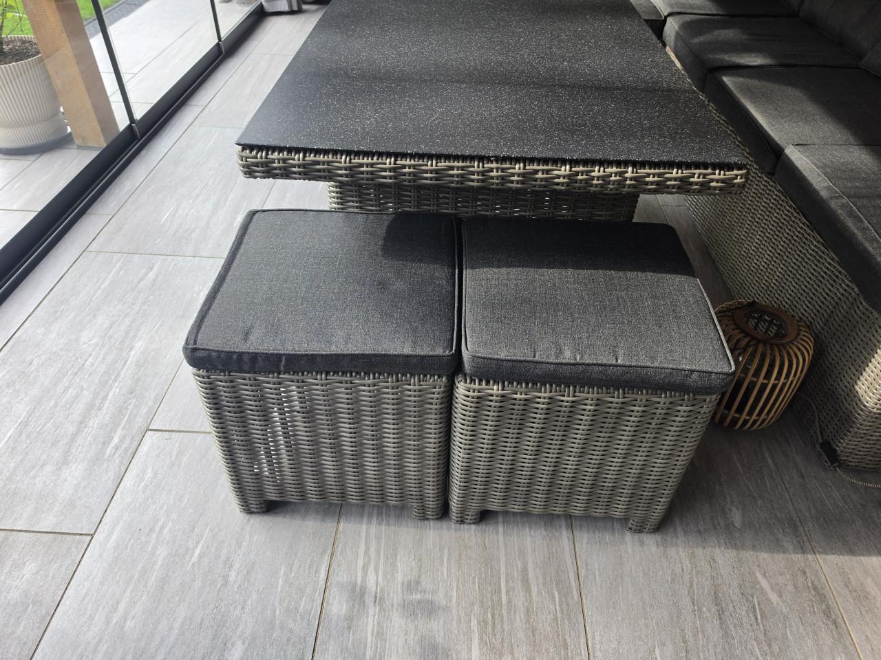 Loungebank en loungeset te koop! prijzen per set in beschrijving