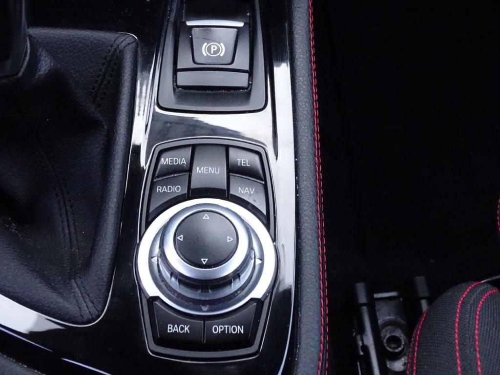 BMW 2-serie active tourer 218i executive | stoelverwarming | navi | bluetoo