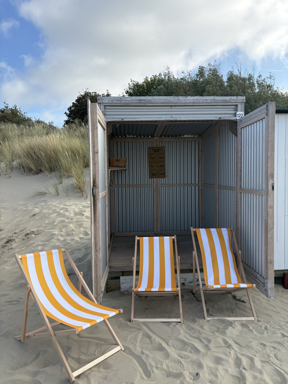STRANDHUISJE TE HUUR