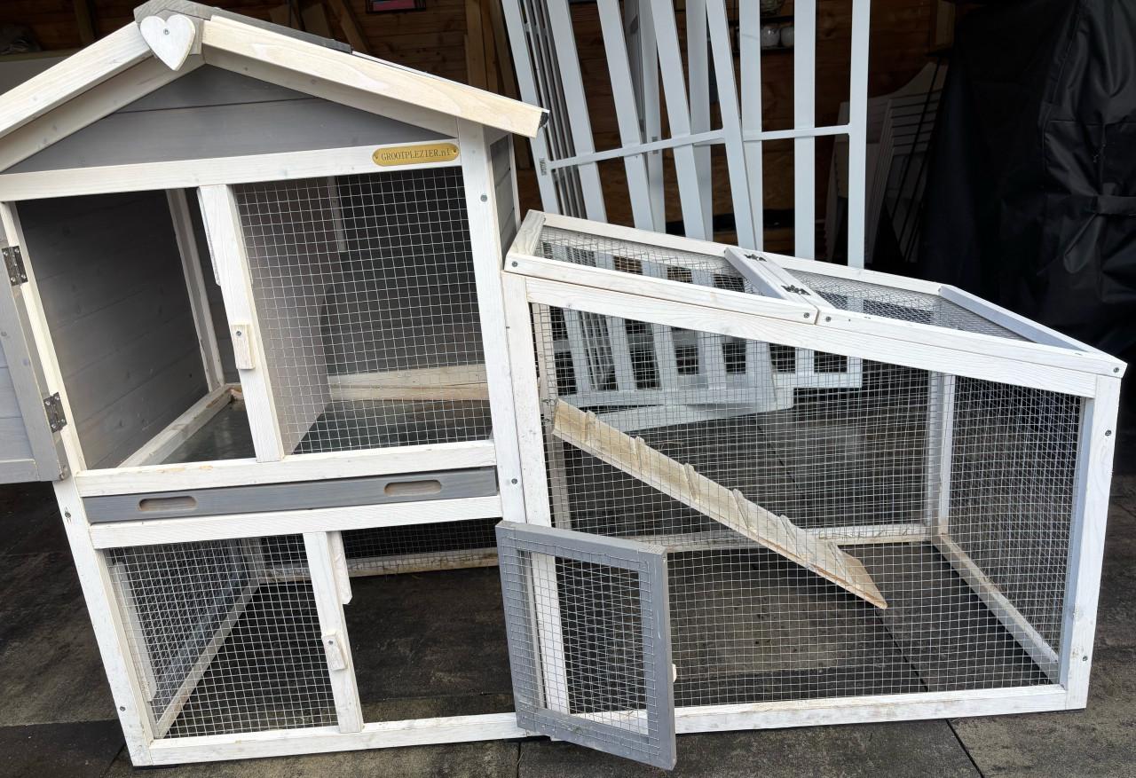 Ruim konijnenhok met ren - geschikt voor 2 konijnen