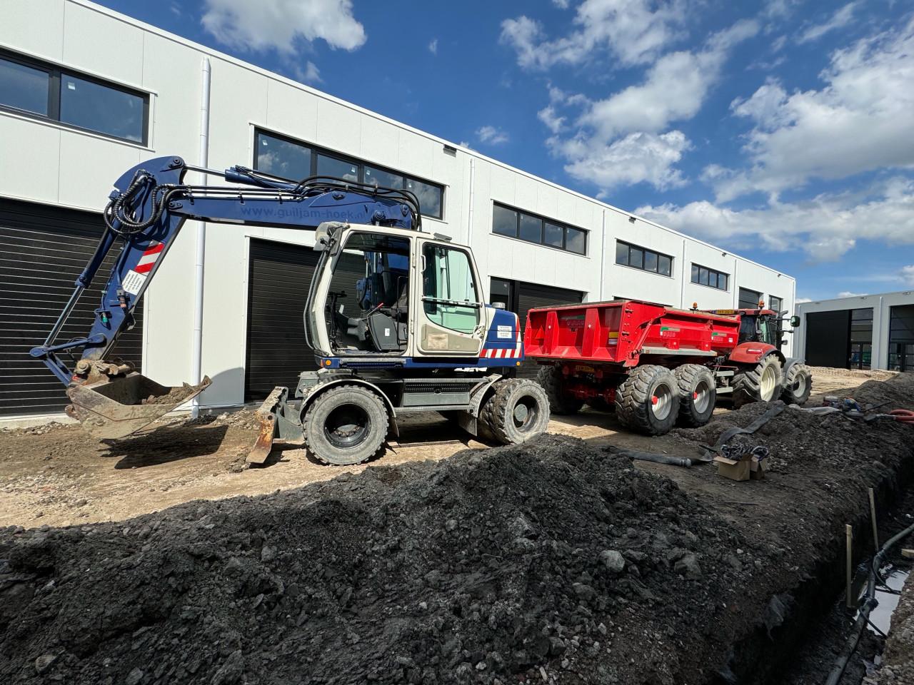 Graafmachine met machinist voor diverse graafwerkzaamheden