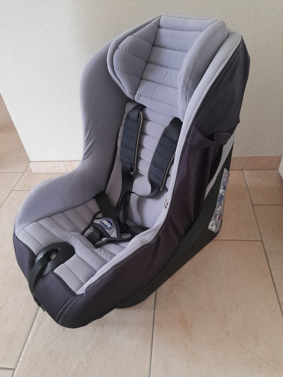 Chicco autostoel 9 /18 kg (in goede staat )