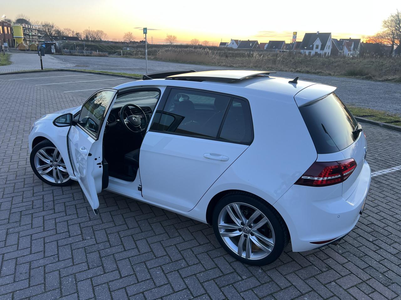 Volkswagen Golf 7 1.2 TSI HIGHLINE | PANO | NL-AUTO | DEALERONDERHOUDEN