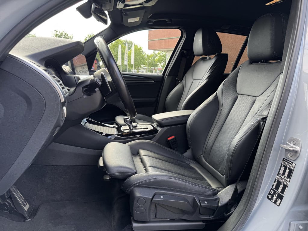 BMW X3 xdrive20i high executive m sport | trekhaak uitklapbaar | navigatie 
