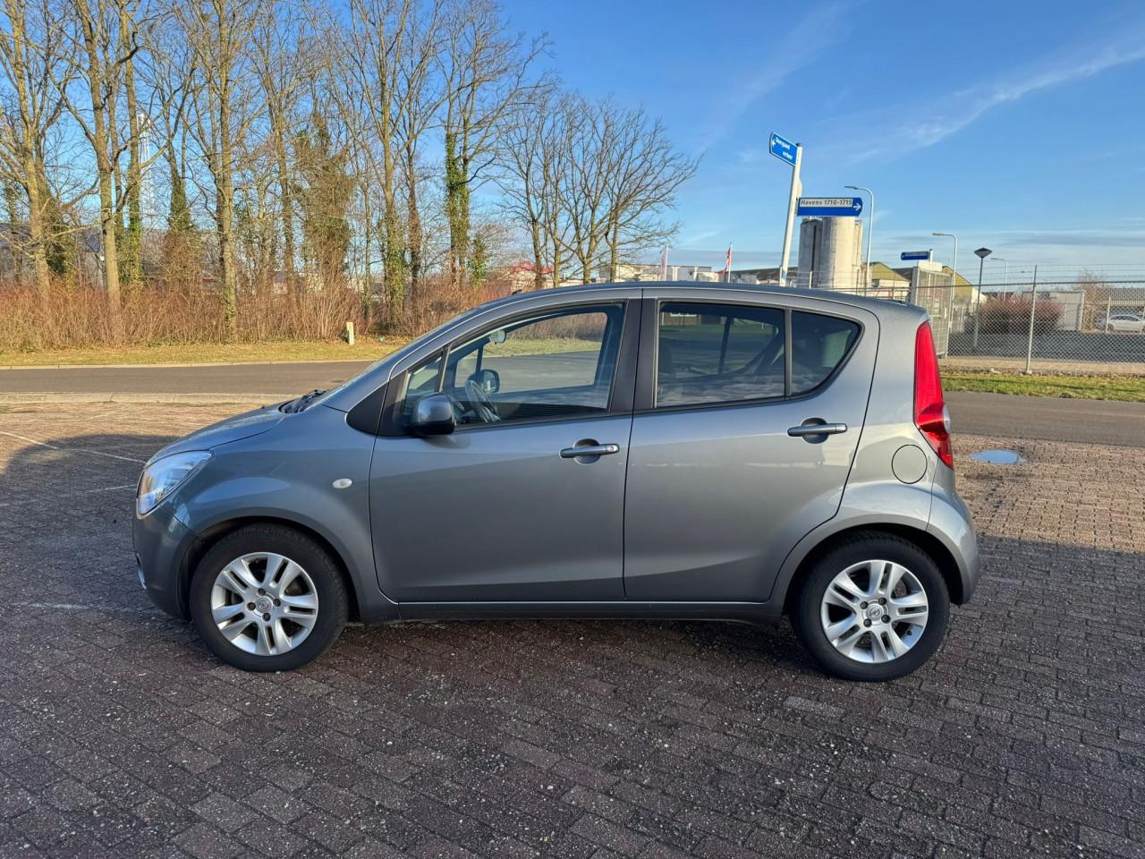 Opel agila bj 2011 2750 euro