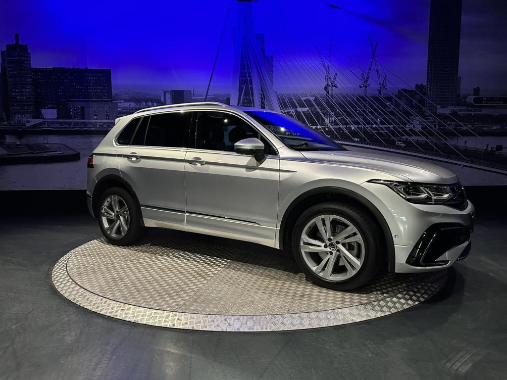 Volkswagen Tiguan 1.4 tsi ehybrid r-line business+ *pano*memory*sfeerverlic