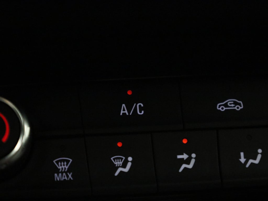 Opel Corsa 1.2 edition | automaat | lmv | parkeer sensoren | dab | airco | 