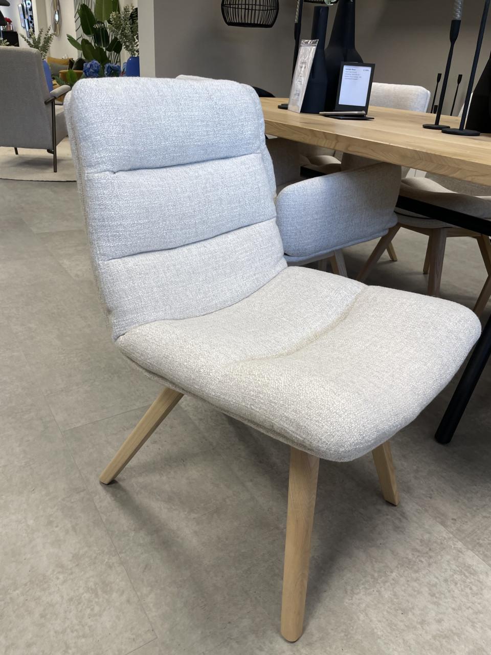 Complete eetset : eiken tafel met stoelen