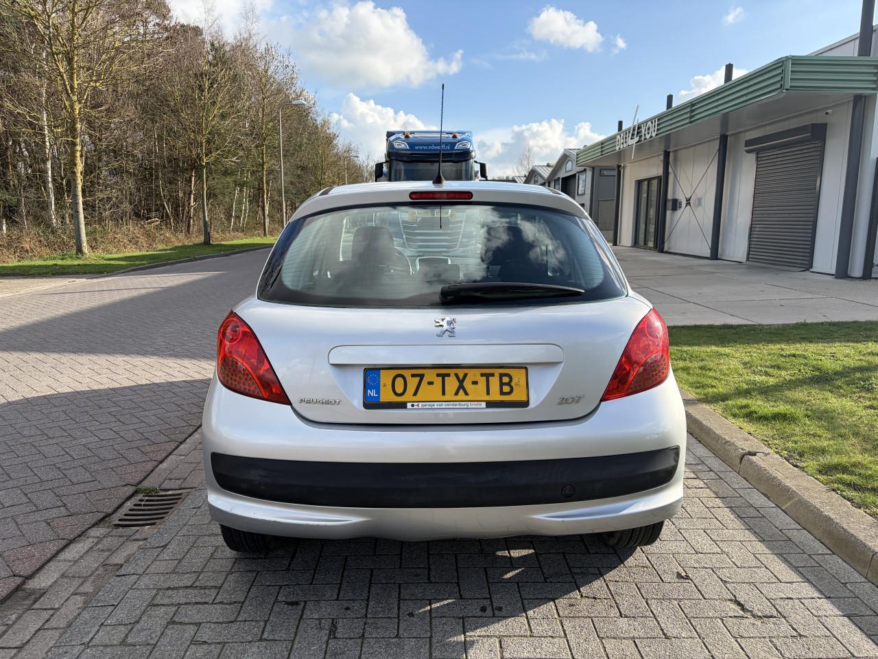 Peugeot 207 1.4-16V Color-line AIRCO NAP LOGISCH 134DKM