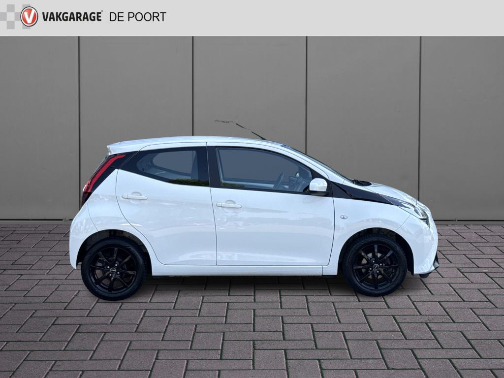 Toyota Aygo 1.0 vvt-i x-play | cruisec. | camera | airco | carplay | sportv