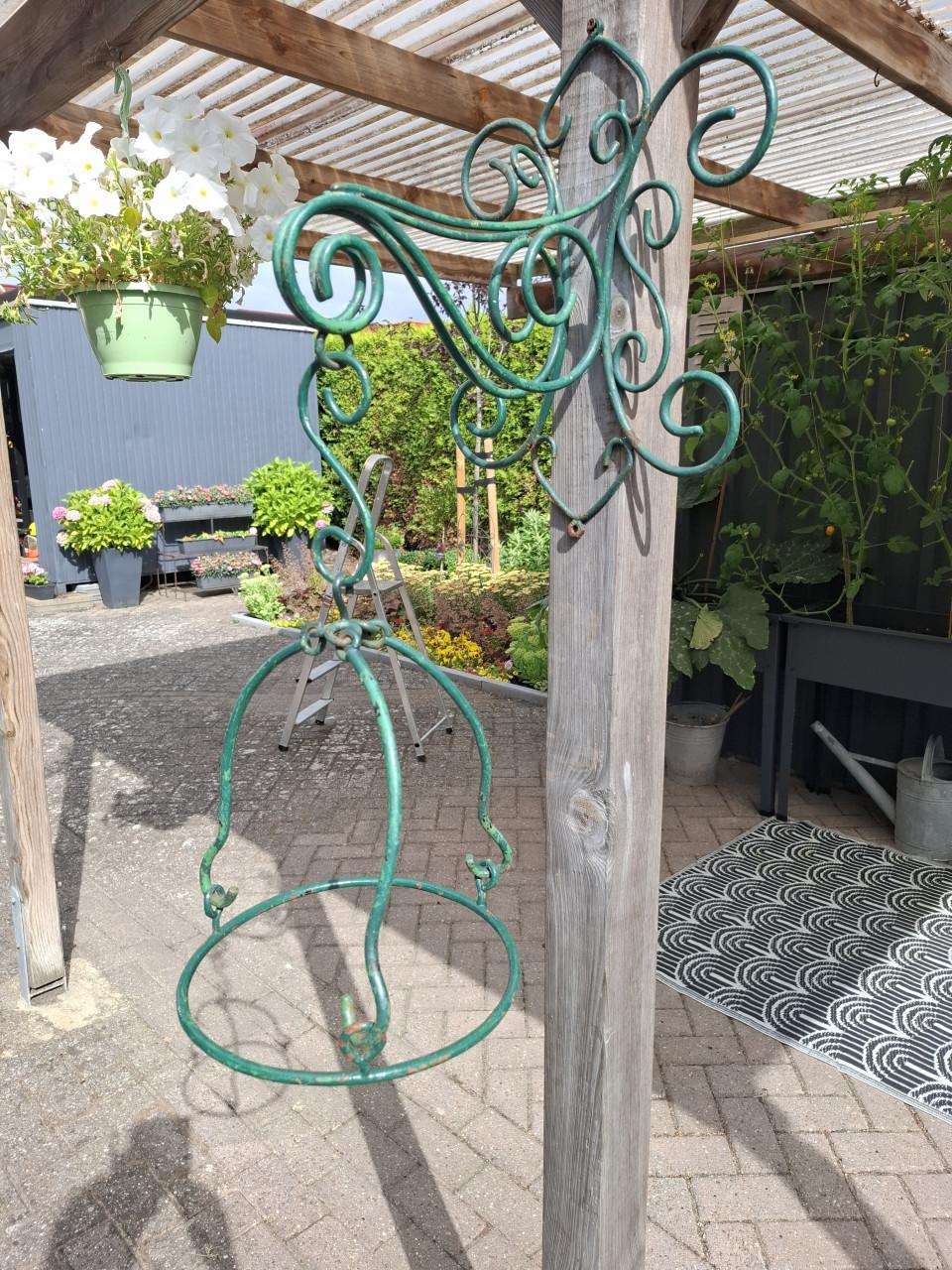 Set van 2 gietijzeren plantenhouders