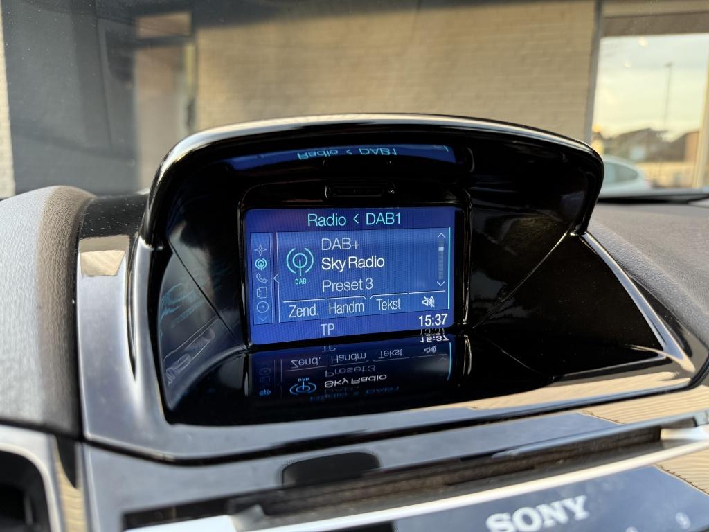 Ford Fiesta 1.6 st // nieuwe motor + koppeling, distributie en grote beurt 