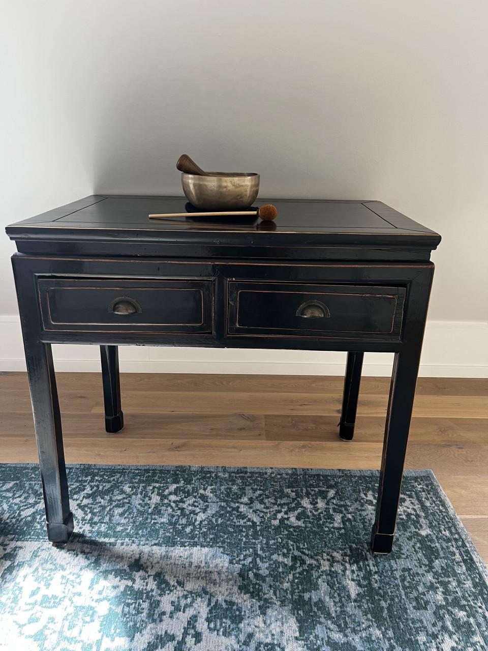 Sidetable in rustieke stijl