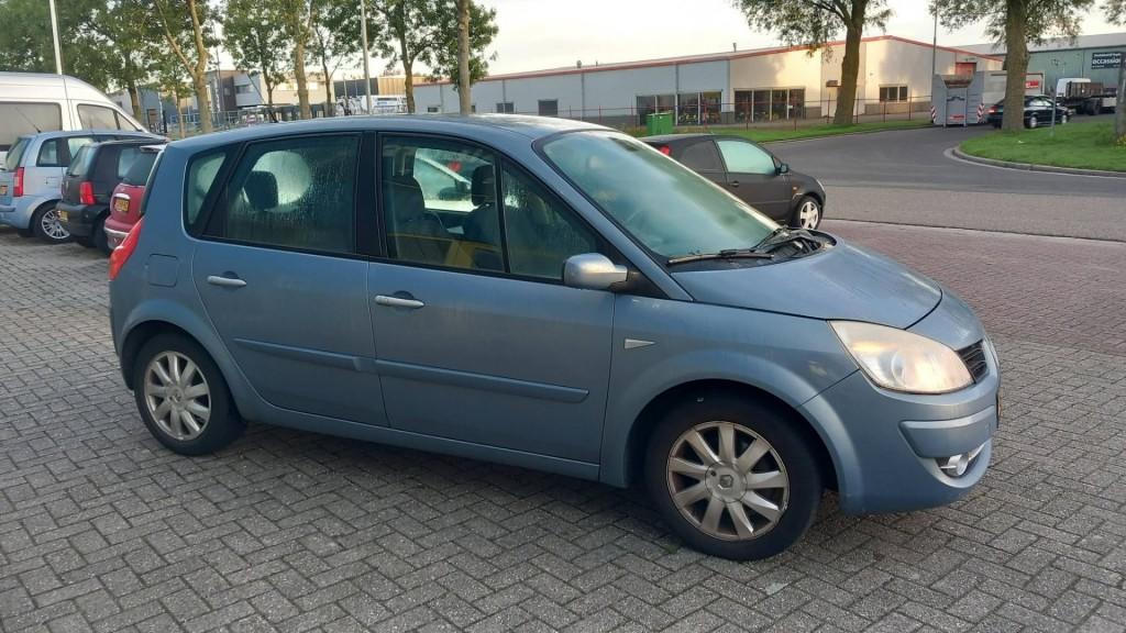 Renault Scenic 1.6 16v tech line
