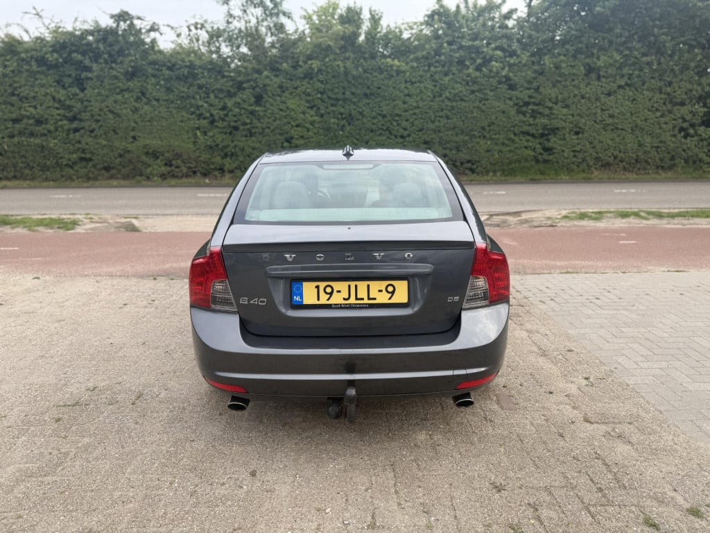 Volvo S40 2.4 d5 momentum 5 cilinder voll onderhouden