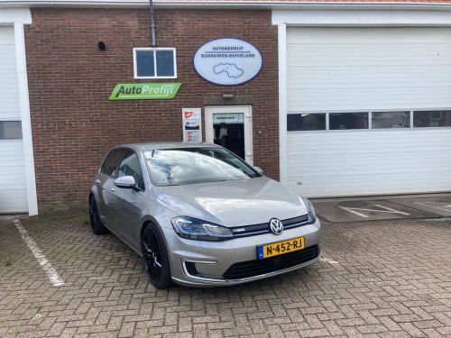 Volkswagen E-golf e-golf 136pk, virtual cockpit, apple carplay, navigatie