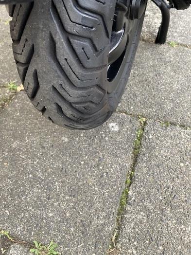 ZEER MOOIE PIAGGIO ZIP 4 TAKT SNOR SCOOTER ! BOUWJAAR 2013