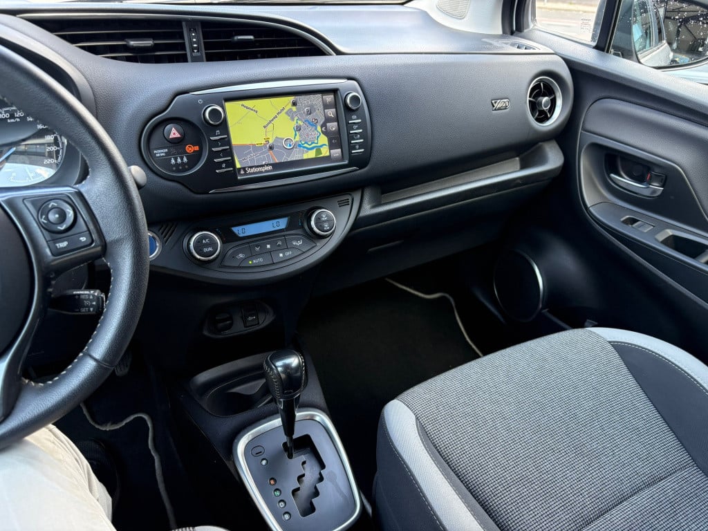 Toyota Yaris 1.5 hybrid dynamic