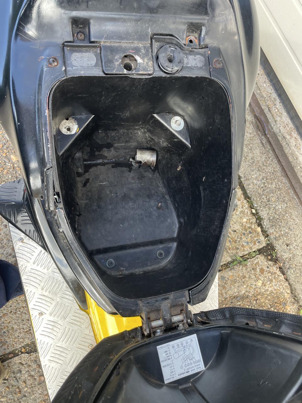 Yamaha scooter met werk