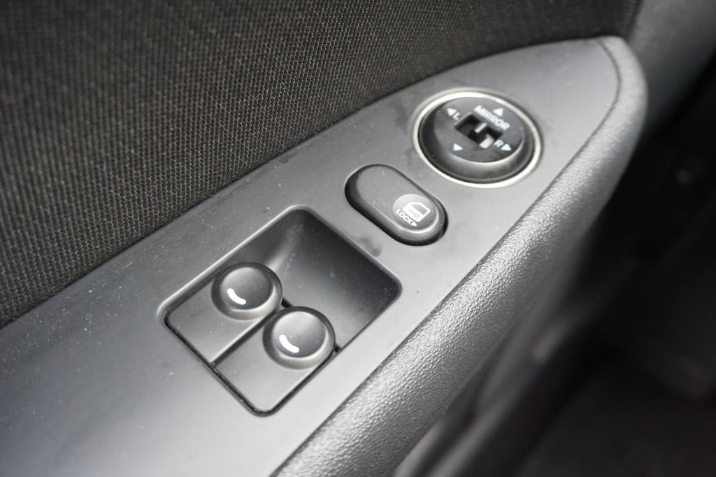 Hyundai I 30 1.4i i-drive cool airco / elektr. ramen / nap