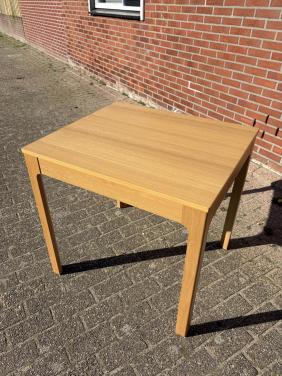 Ikea uitschuifbare eettafel van serie Tonstad.