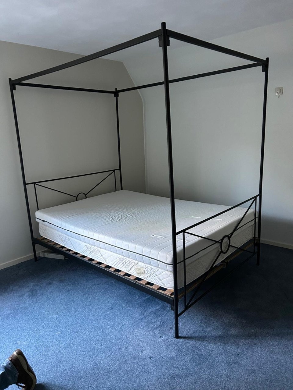 Gratis af te halen; Bed met matrassen