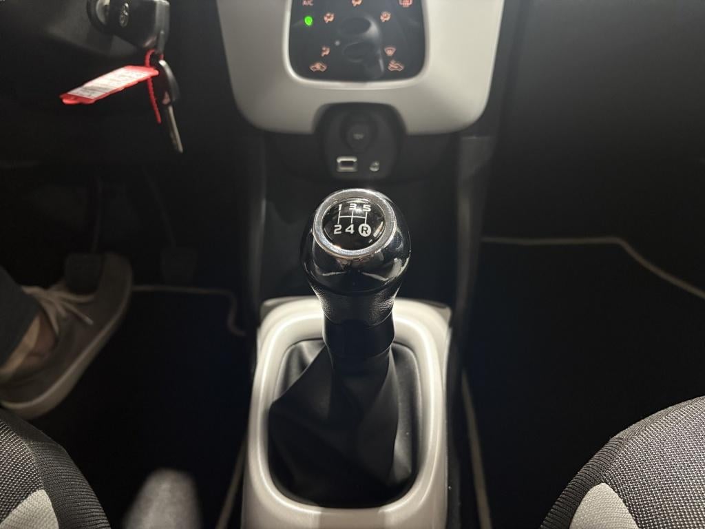 Toyota Aygo 1.0 vvt-i x-pure | lichtmetaal | airco |