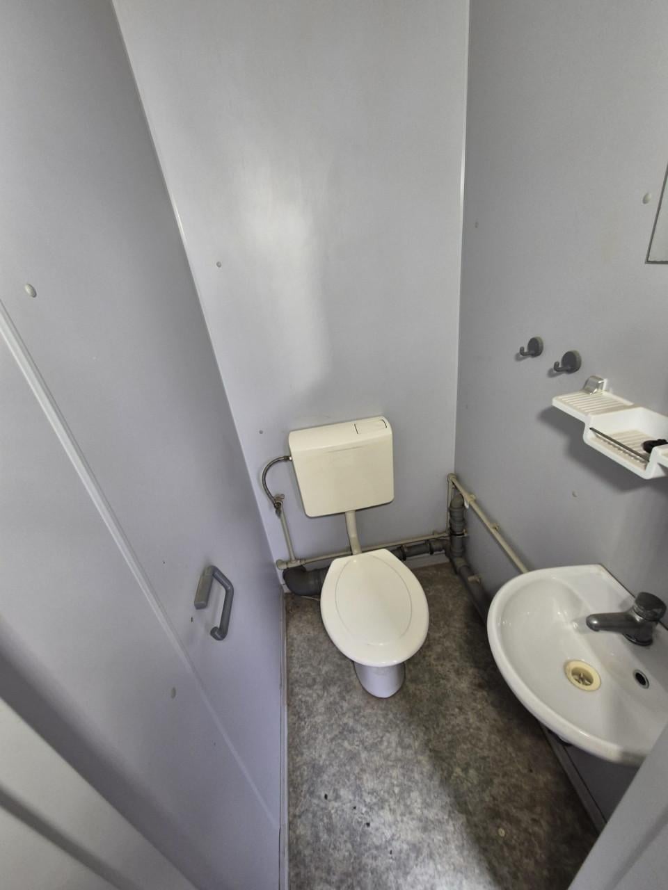 Kantoorunit / woonunit / bureelcontainer / bouwkeet 6x3m