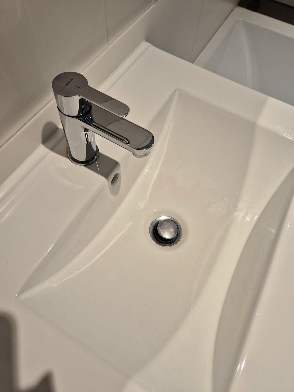 Spiegelkast en badkamermeubel