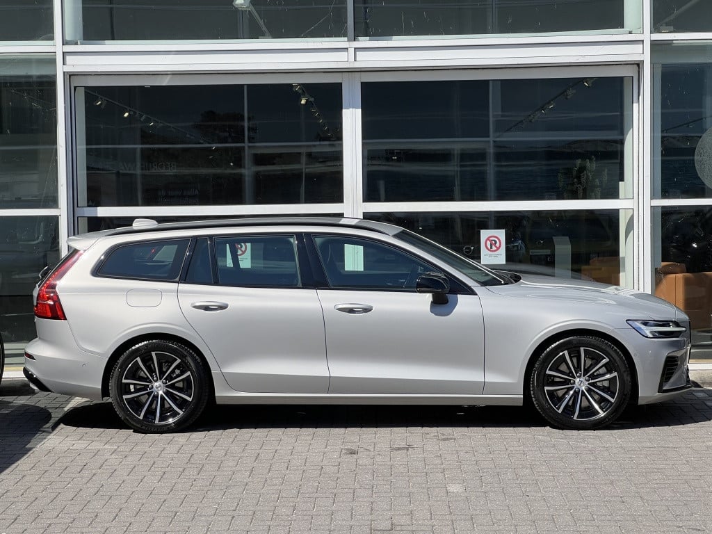 Volvo V60 t6 398pk recharge plus dark| adap.cruise| 360camera| trekaak