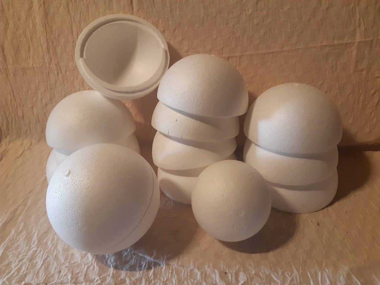 Piepschuim bollen 1 x 15 cm, 6 x 20 cm doorsnede (set 4)