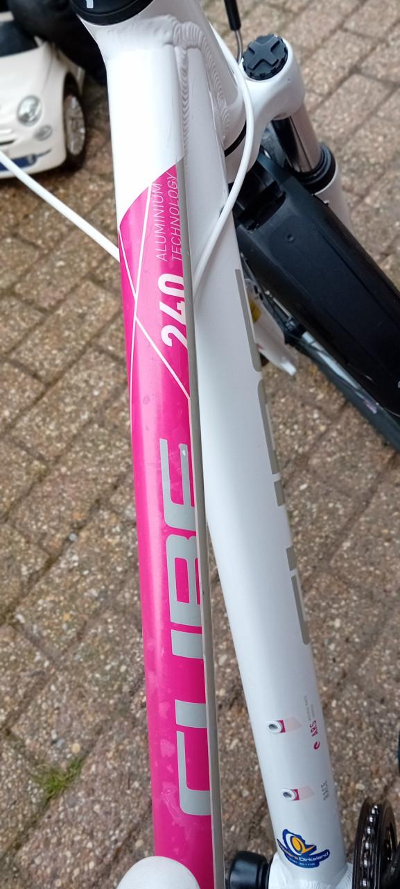 Meisjesfiets Cube 24 inch