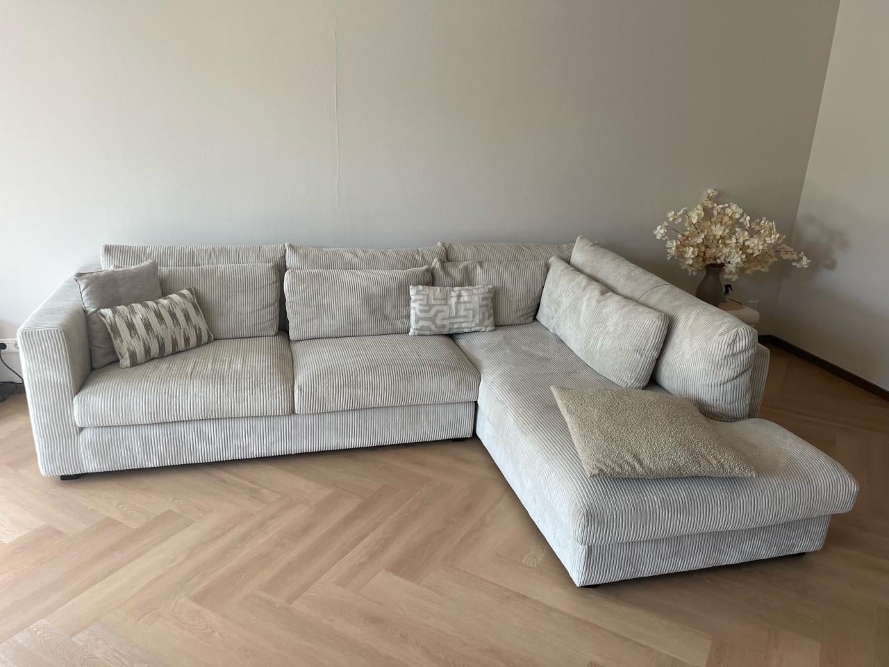 Beige Hoekbank met Ottomaan - 270x227 cm - Huisdiervrij